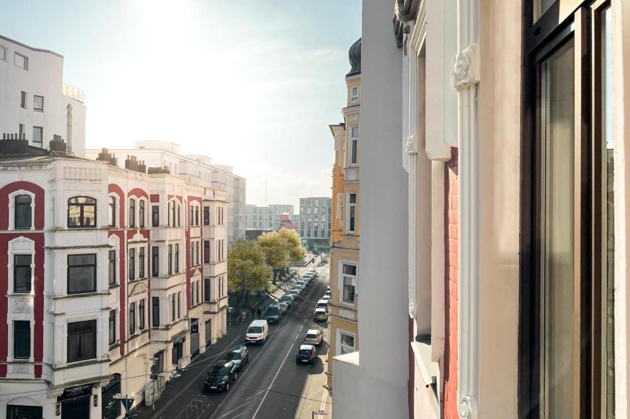 Apartment Bheaven I Golden Wave Premium *